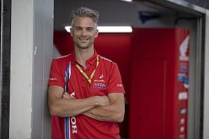 Leon Camier: Tujuan Honda di WSBK 2022 Berjuang untuk Menang