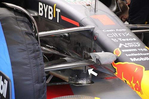 Ezért van szokatlan helyen lyuk a Red Bull 2022-es F1-es autóján
