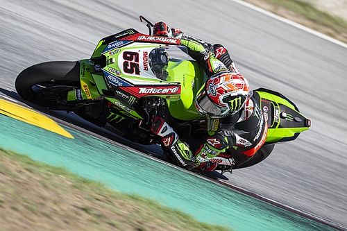 Rea, el más rápido en los test de Barcelona; Toprak termina en el suelo