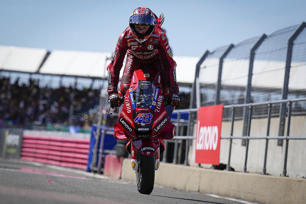 MotoGP Avusturya 1. antrenman: Islak zeminde lider Miller
