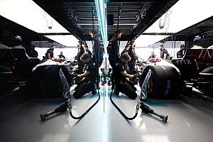 Cómo los problemas del Mercedes W13 hicieron replantearse su fábrica