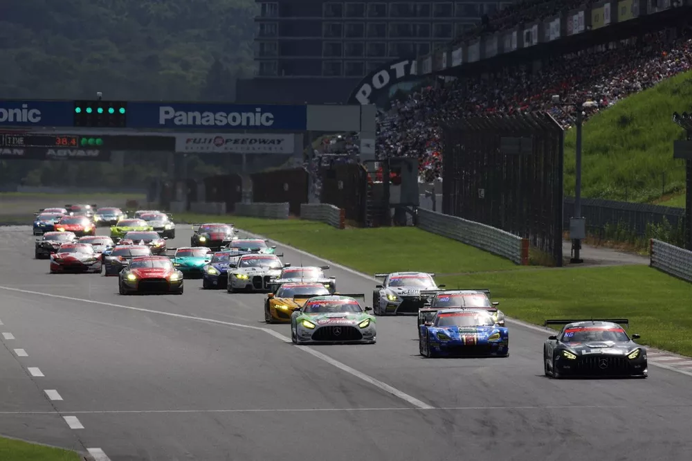 GT300 start action