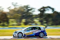 Winton TCR: Bright wins as early leaders clash