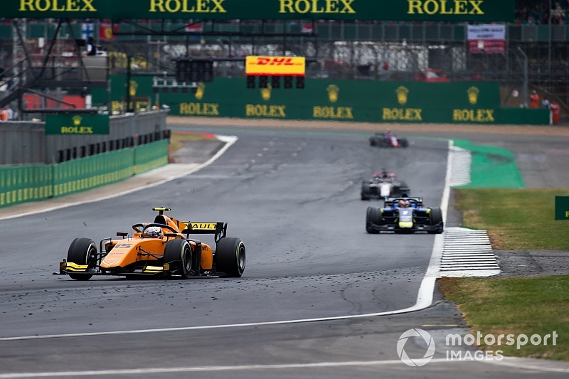 F2 Inggris: Aitken menangi sprint, Gelael absen lagi