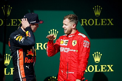 Videón Vettel és Verstappen nagy alakítása: az év interjúja?