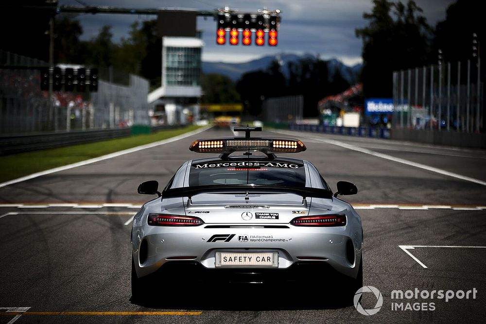 Safety Car on the grid 