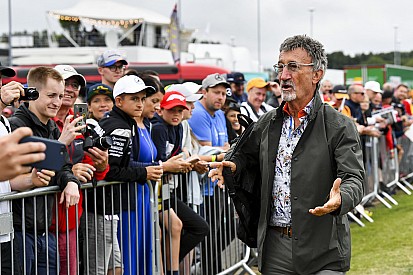 Primeiro chefe de Schumacher na F1 diz que Hamilton é melhor que alemão: “Está em outra liga”
