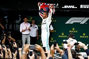 Хэмилтон выиграл в Сильверстоуне, Феттель врезался в Ферстаппена