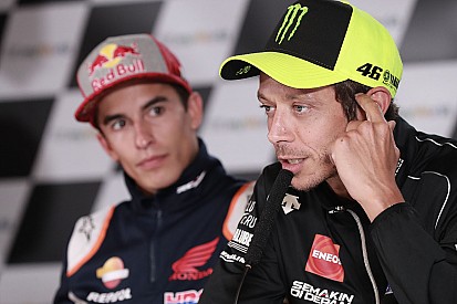 Rossi dice que “sería interesante ver qué pasa” si Lorenzo vuelve a Ducati