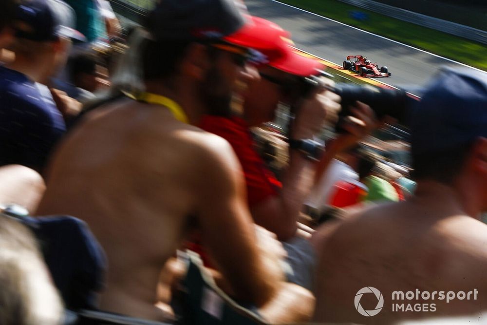 Bereznay-futamgyőzelem a virtuális F1-es belga futamon, Leclerc dobogós lett