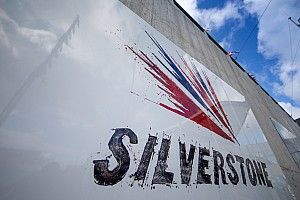 «Не вижу нужды выступать в городах». Феттель выступил против переноса Гран При Великобритании в Лондон
