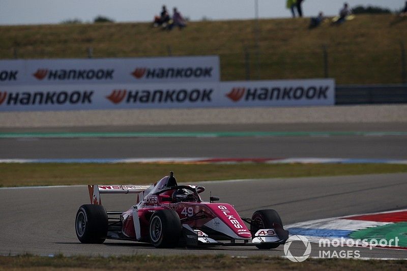 Gilkes wint prachtrace met omgekeerde startopstelling, Visser P14