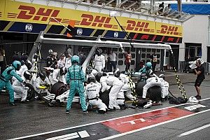 Хэмилтон хотел закончить гонку в Хоккенхайме после аварии. Mercedes уговорила его продолжать
