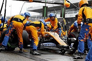 Sainz, kaybedilen podyuma rağmen McLaren'ın stratejisini destekliyor