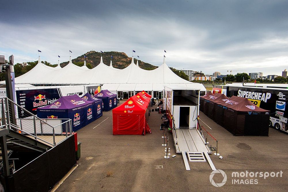 Paddock atmosphere