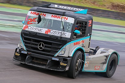 VÍDEO: Peça atravessa para-brisa de caminhão e causa susto na Copa Truck