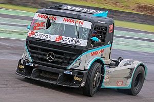 VÍDEO: Peça atravessa para-brisa de caminhão e causa susto na Copa Truck