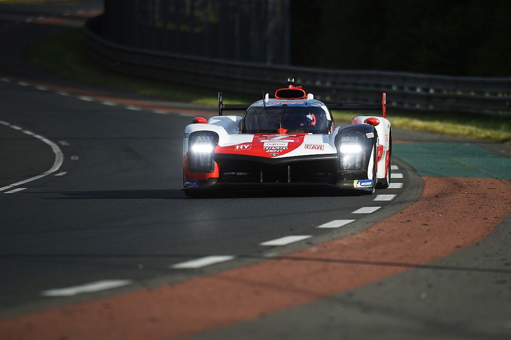 24H Le Mans: Toyota manda en una accidentada sesión de entrenamientos