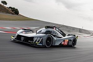 Peugeot, son 9X8 WEC Hypercar'ı tanıttı, Magnussen'in yerini Rossiter alacak