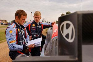 WRC Estonia: Tanak Tak Tertekan, Solberg Percaya Diri