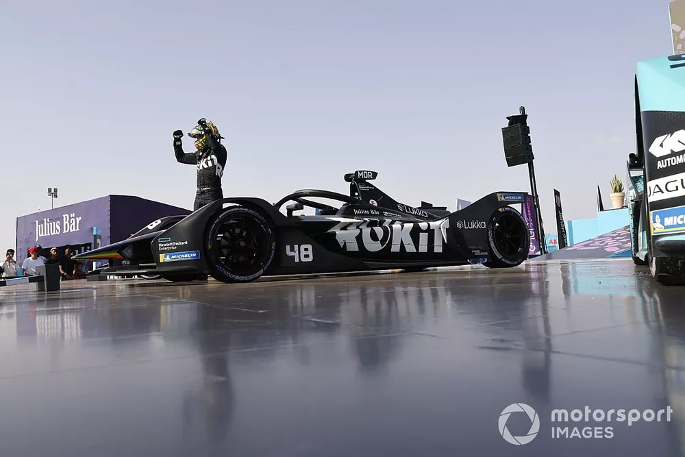 Winner Edoardo Mortara, Venturi Racing, Silver Arrow 02 celebrates in parc ferme