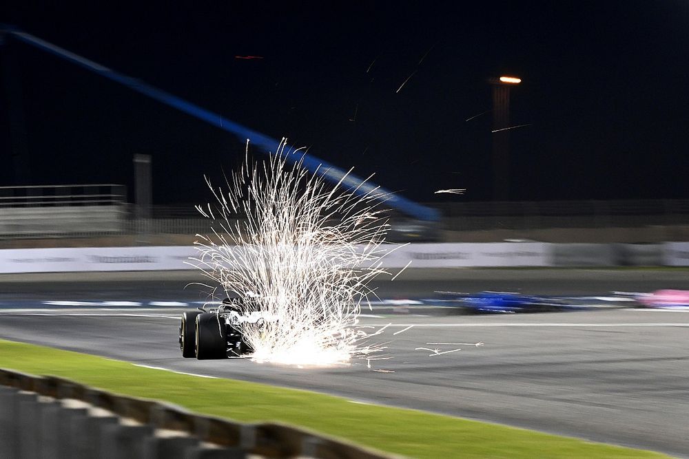 FIA、シンガポールGPでポーパシング/バウンシング対策用の振動測定に微調整。バンピーな路面による予期せぬ違反回避へ