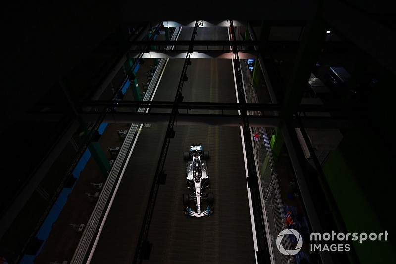GALERI: Suasana dan aksi kualifikasi GP Singapura