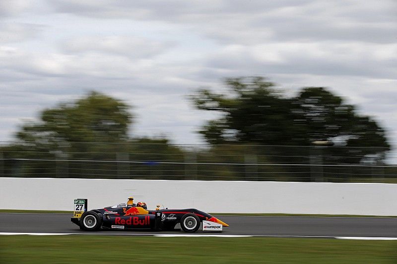 Fantástica victoria de Ticktum en la F3 de Silverstone