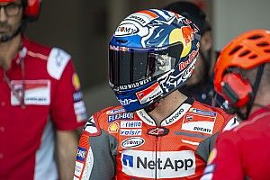 Dovizioso opent met snelste tijd in training Japanse GP, Lorenzo trekt zich terug