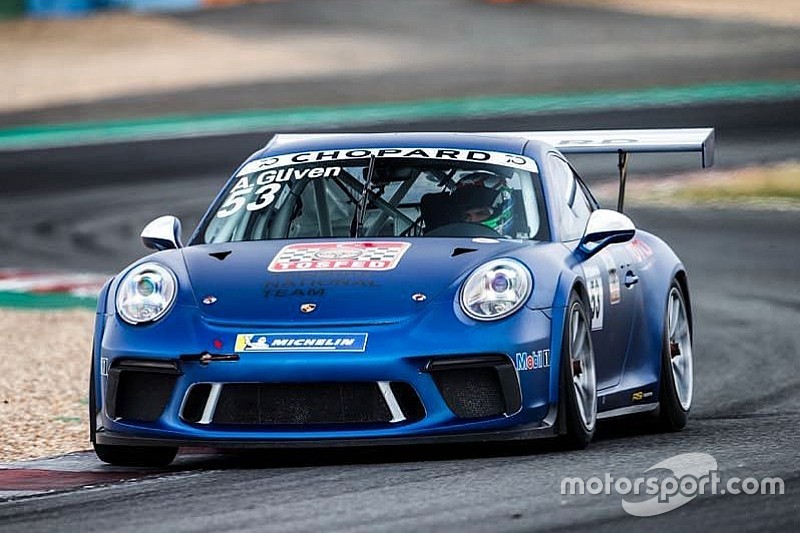 Porsche Carrera Cup Fransa: Magny-Cours'ta ilk yarış Andlauer'in, Ayhancan 3.