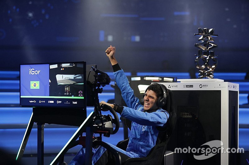 El piloto de la F4, Igor Fraga gana el Shadow Project de McLaren