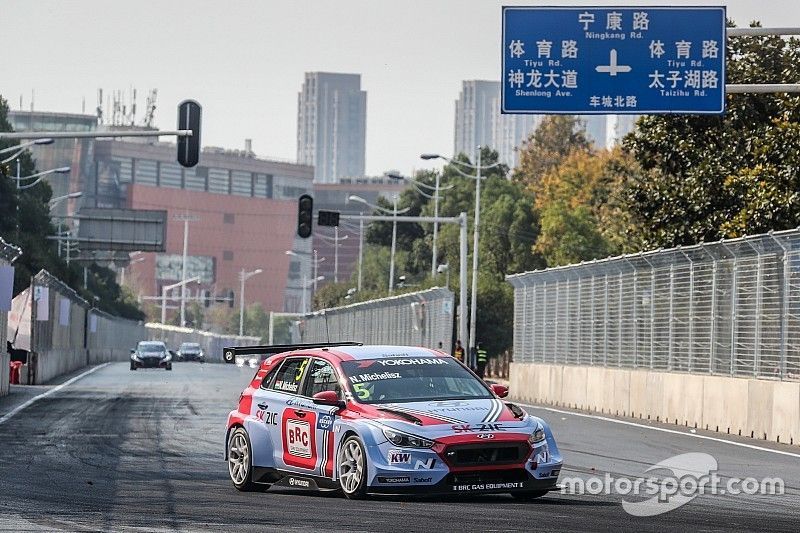 Michelisz a rajtrács végére kerül a kényszerű motorcsere miatt