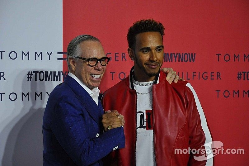 Új kollekcióval jelentkezik Lewis Hamilton és Tommy Hilfiger