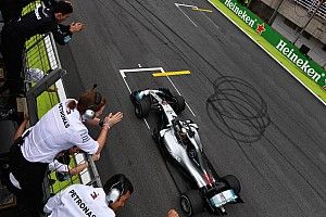 Retroscena Mercedes: Hamilton ha vinto anche con lo scarico rotto!