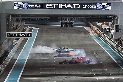 Fotogallery: il tributo di Hamilton e Vettel all'addio di Alonso alla F1