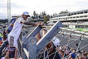 Hamilton brutális számokkal a neve mellett lett ötszörös F1-es világbajnok