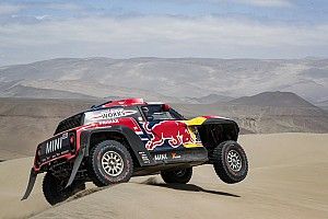 Autos, étape 7 - Et de deux pour Peterhansel, Al-Attiyah prudent
