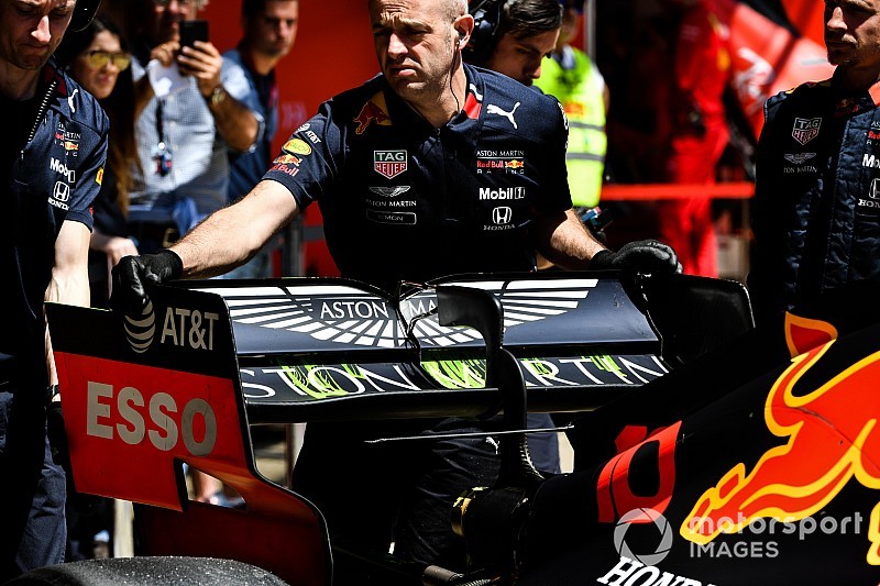 Kumpulan foto hari pertama tes F1 Barcelona