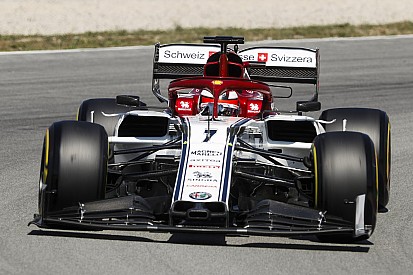 Raikkonen: Yarışa şu halimizle katılsak daha iyi olurduk