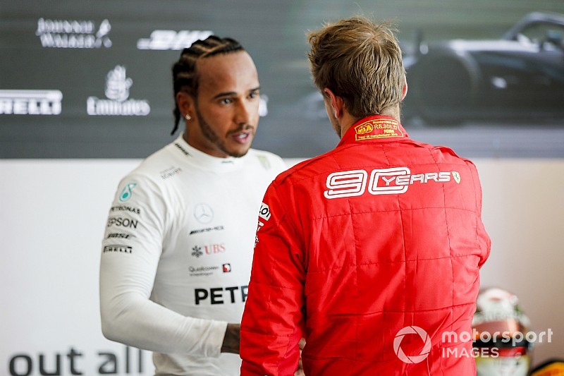 Rosberg ataca a Vettel: "Cree mucho en sí mismo y culpa a otros"
