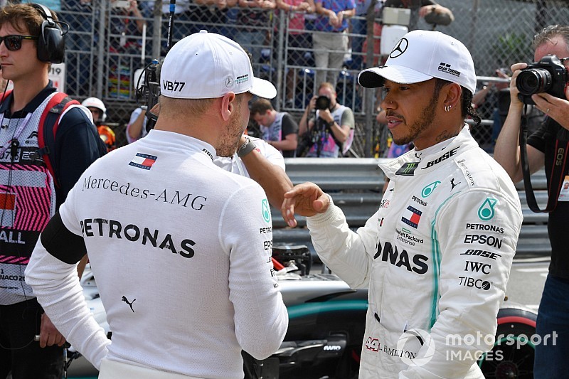 Bottas nagy jelenete Hamilton mellett: „Bocsánat, lenne egy kérdésem...”