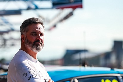Мюллера лишили поул-позиции в третьей гонке WTCR