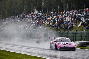 Porsche Supercup Spa: Kaotik yarışta Ayhancan ikinci oldu, Ten Voorde spin attı