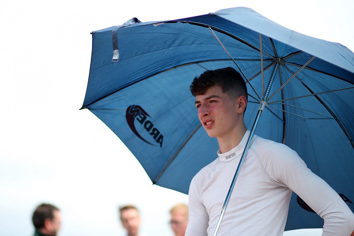 Biliński zostaje w British F3