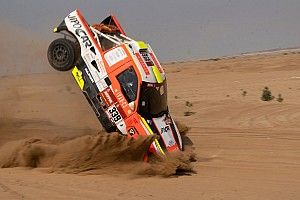 GALERIA: Piloto capota, vai para o hospital e abandona o Dakar 2020