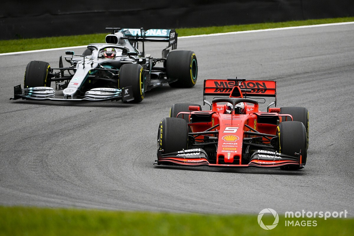 Hamilton: "Superare la Ferrari? Difficile con meno potenza" - Motorsport.com Italia