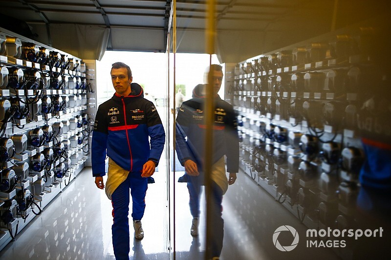 F1: Kvyat diz que punição nos EUA "foi estúpida e inaceitável”