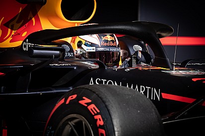 Brundle lacht om Verstappen: "Gele vlag, dus natuurlijk liftte ik"