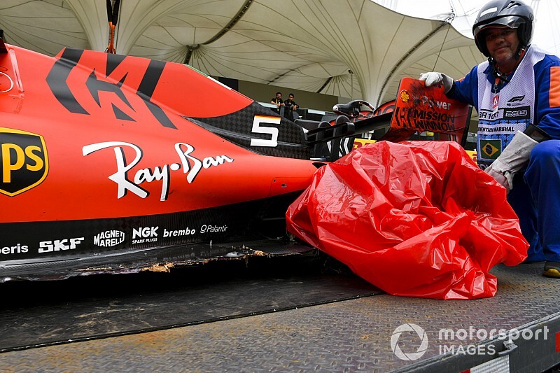 Vettel németül is kiakadt, majd csak fogta a fejét (videó)