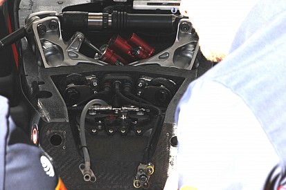 Red Bull RB16: ecco il segreto della sospensione anteriore